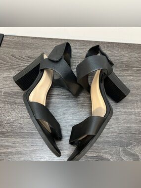 Simply Vera Vera Wang Black Leather Block Heel Sandals